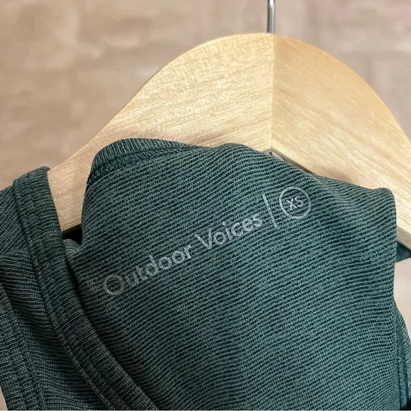 Outdoor Voices crop tank/sports bra sized xs - Picture 3 of 4